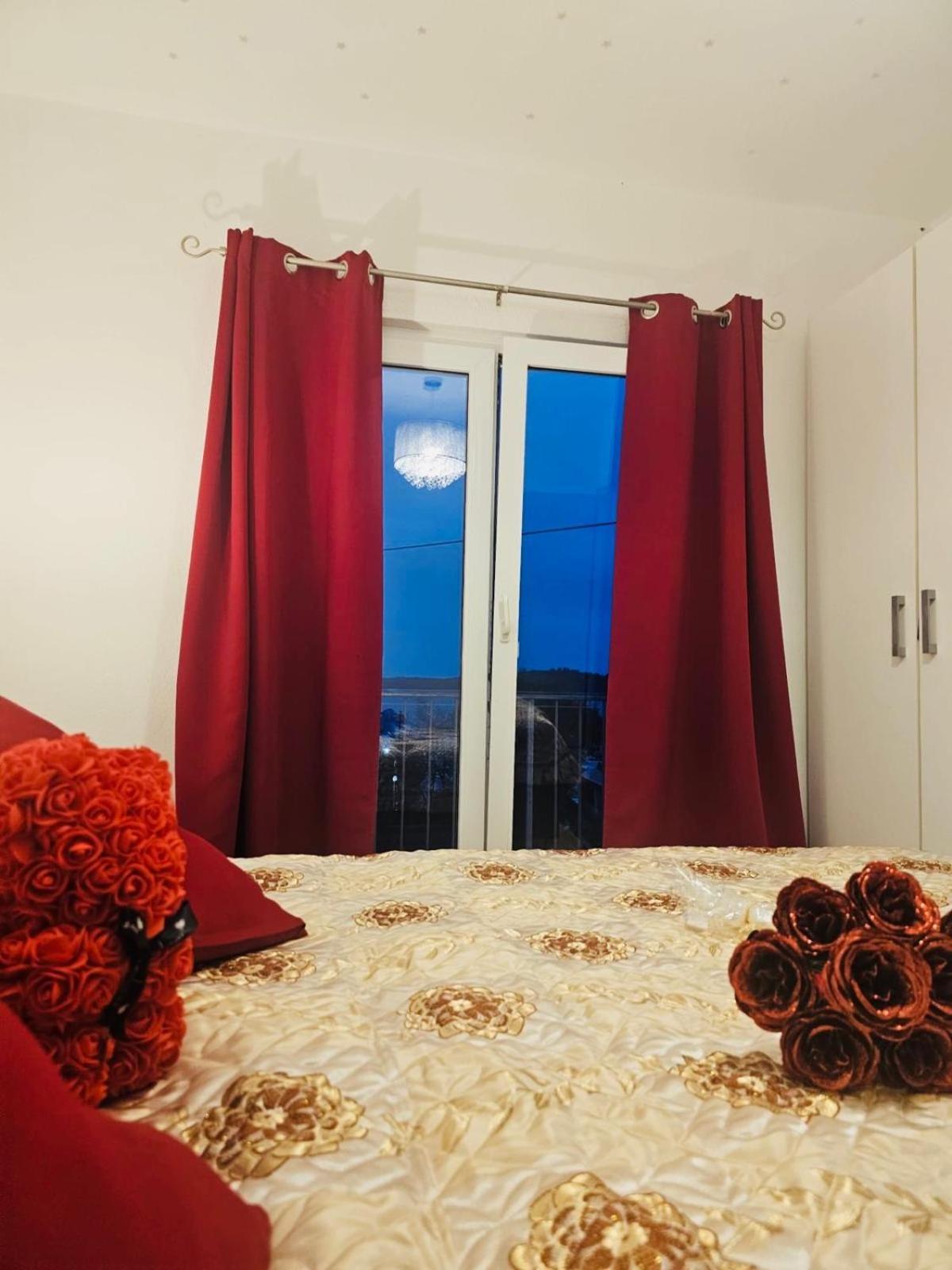 Elegance Suite Mary Orebic Exterior photo
